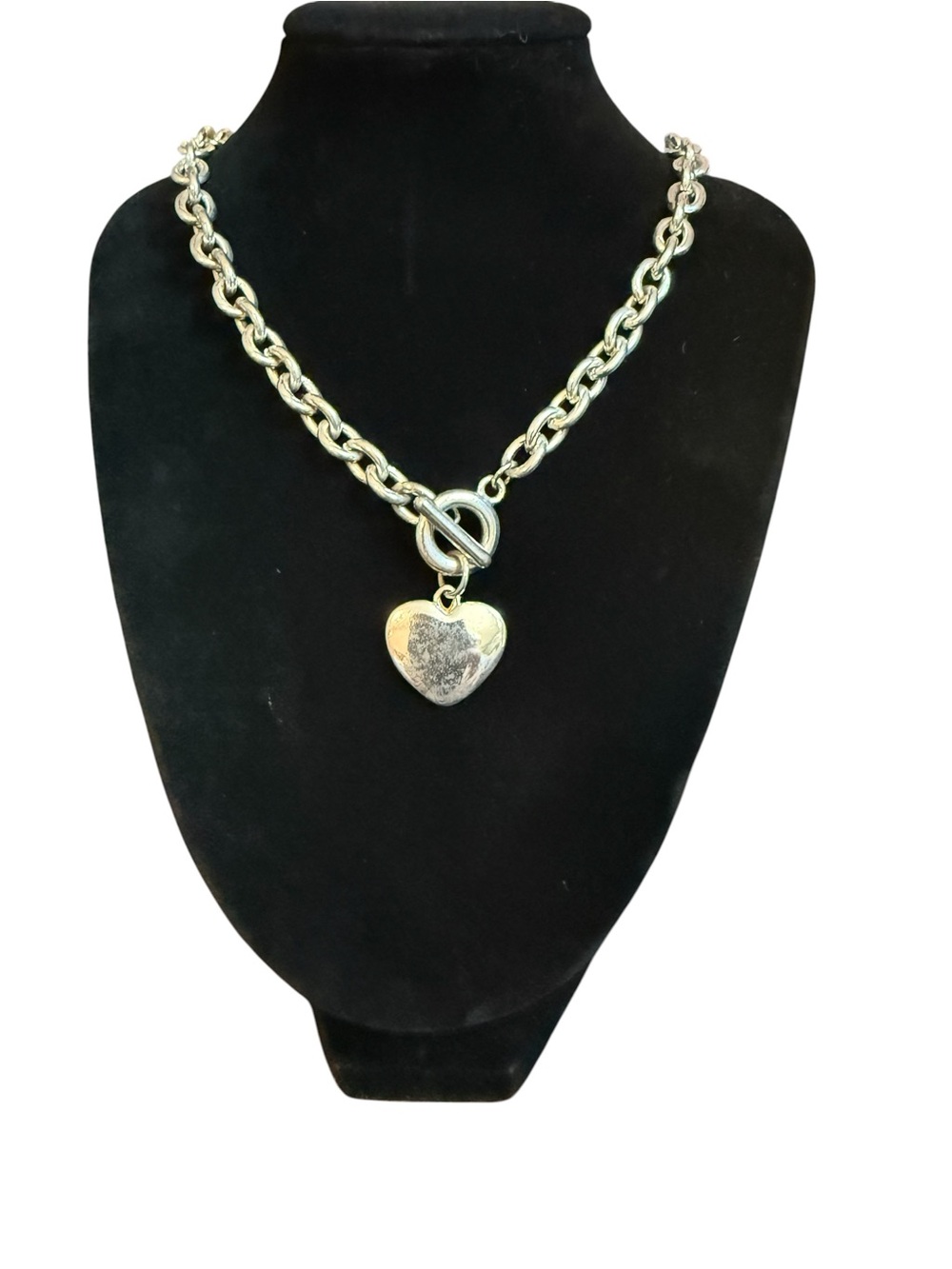 🩶Silver-Tone Heart Tag Toggle Necklace/EUC🩶